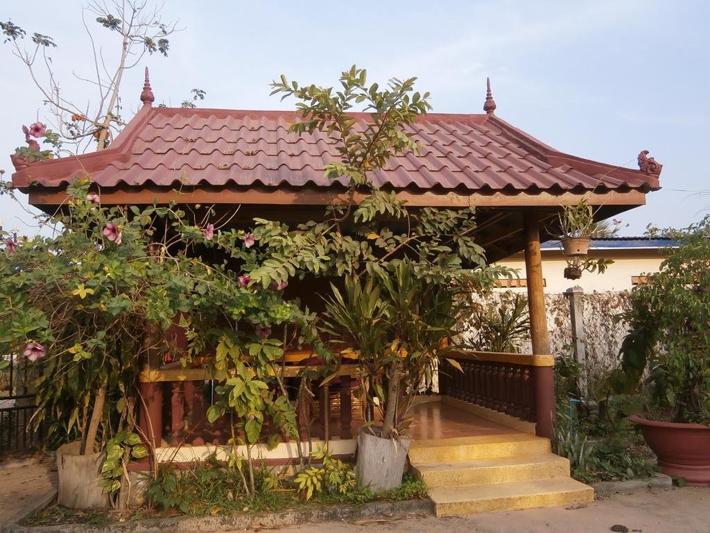 Bandini'S Hotel Kampot Exterior photo